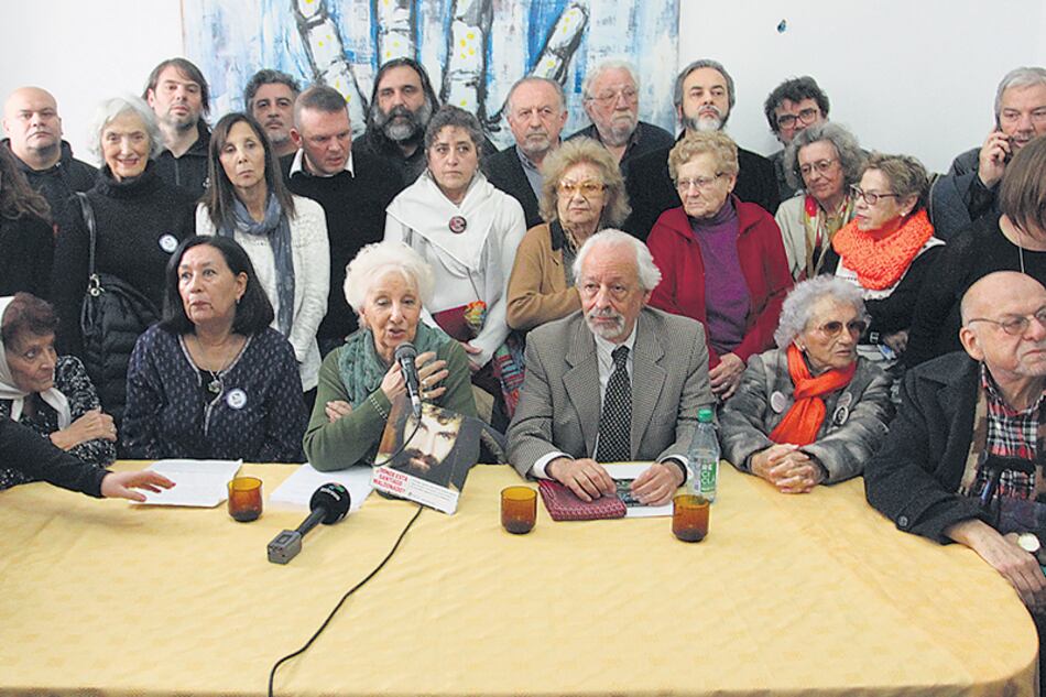 Abuelas y Madres Línea Fundadora, Familiares, el CELS y la APDH encabezaron la conferencia de prensa.