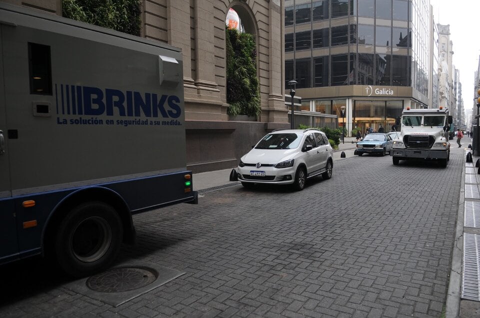 El Banco Central vendió en torno de 220 millones de dólares en la jornada y acumula intervenciones por 470 millones en el mes.