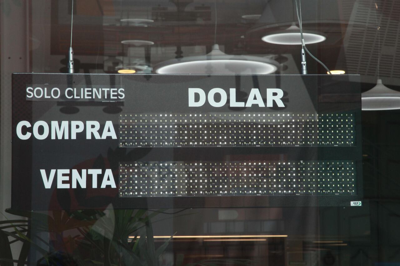 La tensión cambiaria será uno de los temas que abordará Guzmán.