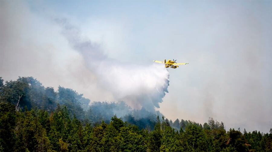 El incendio en Lago Martín, en cercanías de Bariloche, es el único activo en el país. 