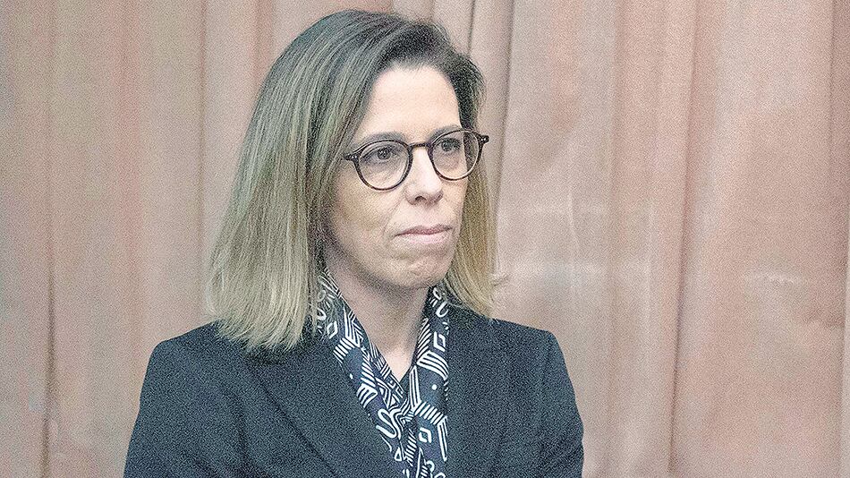 La titular de la OA, Laura Alonso, no quiere investigar a los actuales funcionarios.