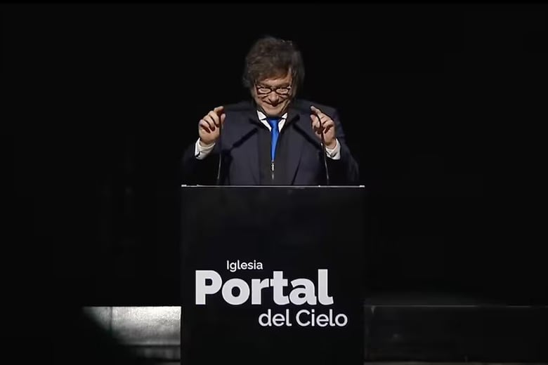 Milei durante la presenctación del templo de la Iglesia Portal del Cielo en Chaco. 