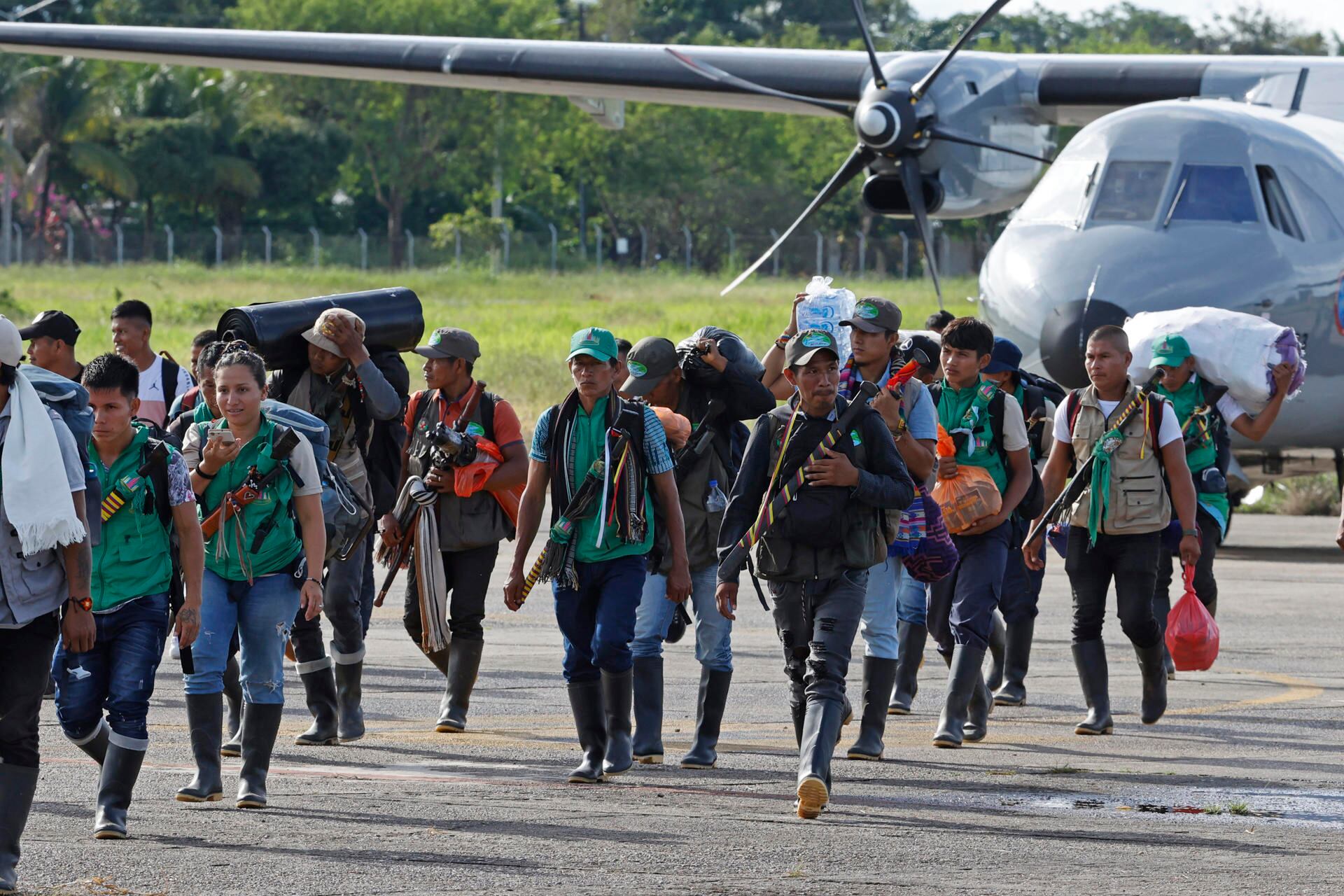 Equipo de búsqueda integrado por militares y cerca de 100 indígenas nukak
