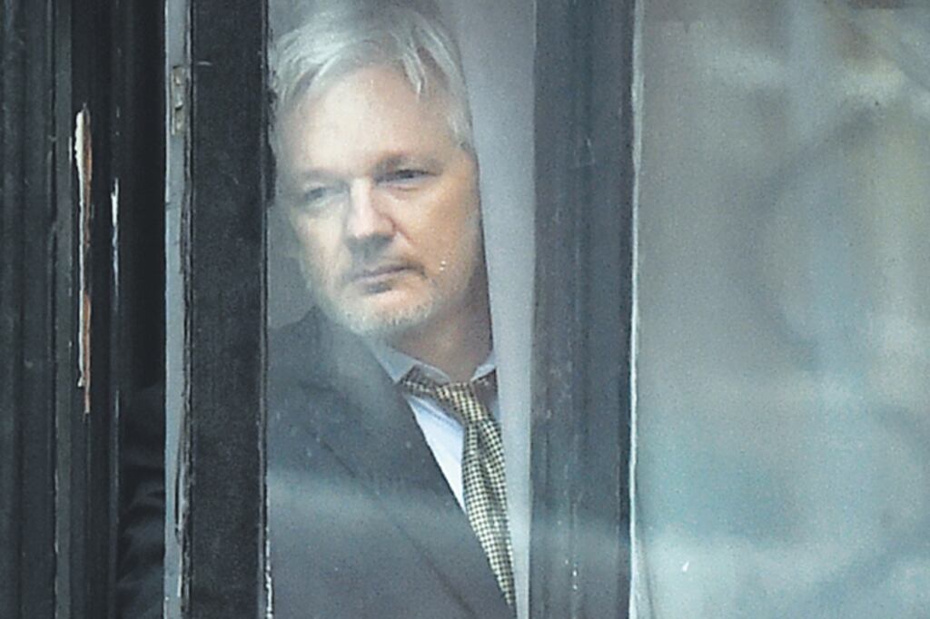 Assange sigue asilado en la embajada de Ecuador en Londres.