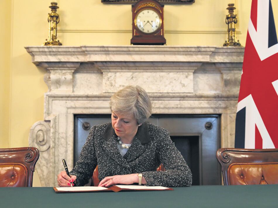 May firmó la carta que supone el principio del divorcio de la UE.