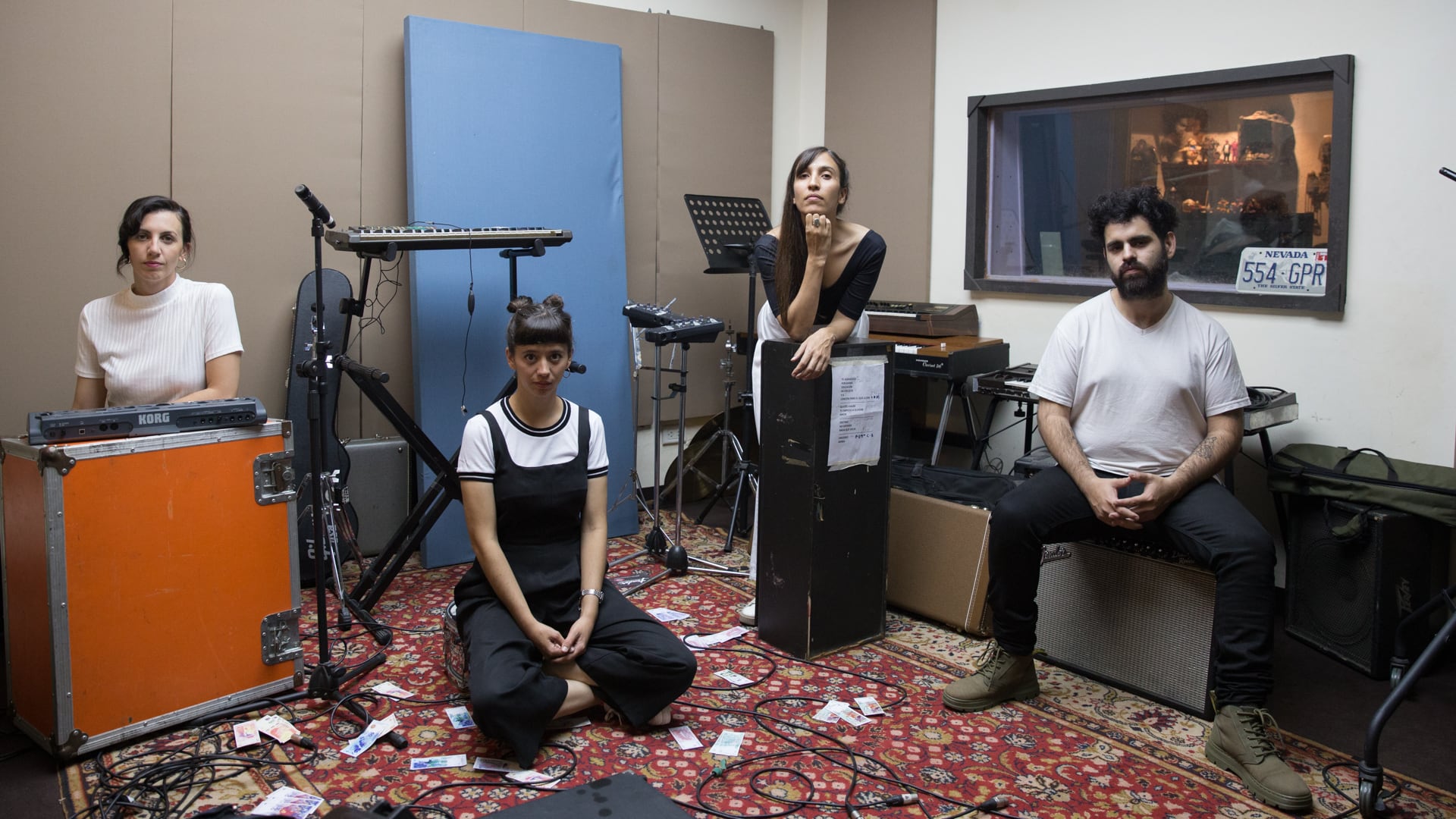 "Nos dejamos atravesar por lo que nos pasa", avisa Amor Elefante, que sabe combinar vanguardia y sensibilidad.