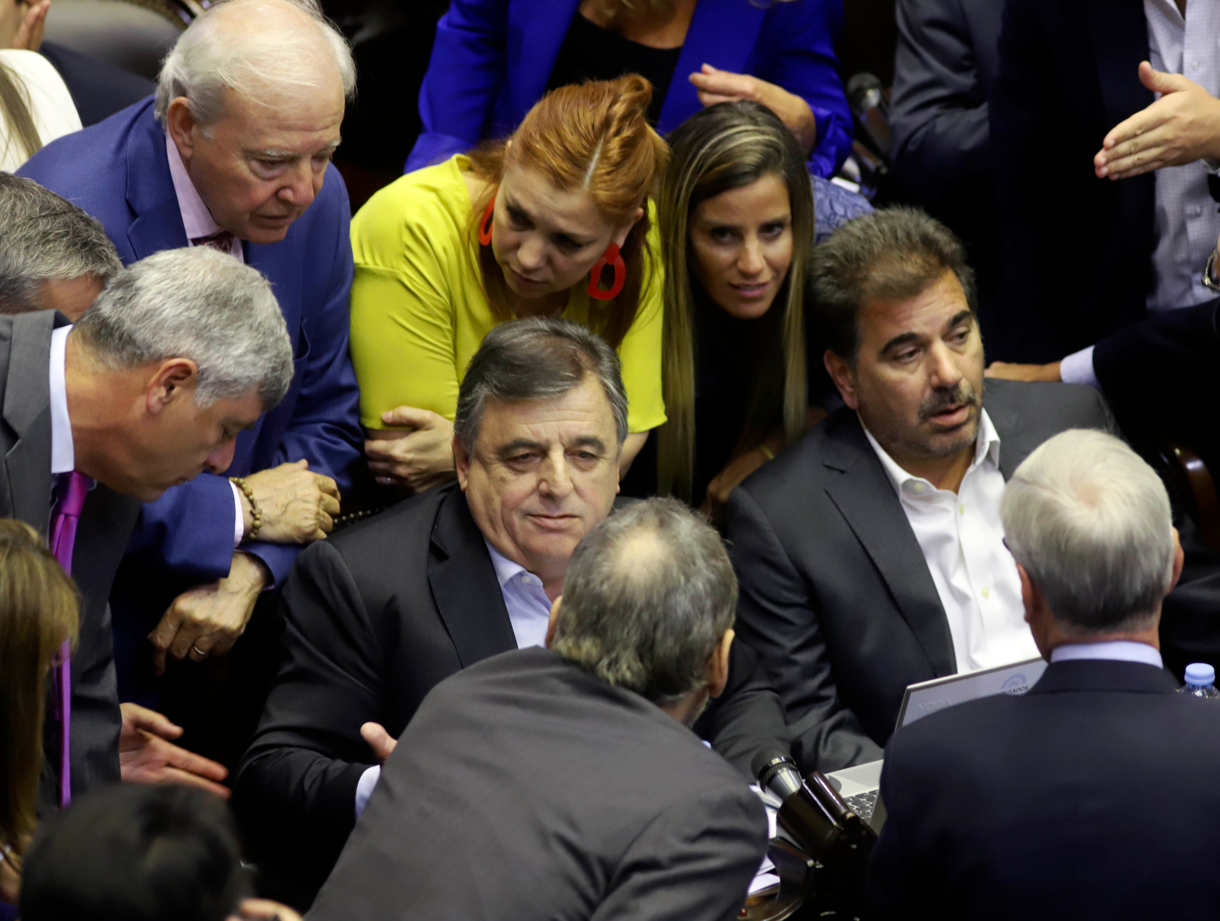 La oposición se encamina a pedir en la misma Cámara de Diputados la nulidad de la sesión y no juidicializar el tema.