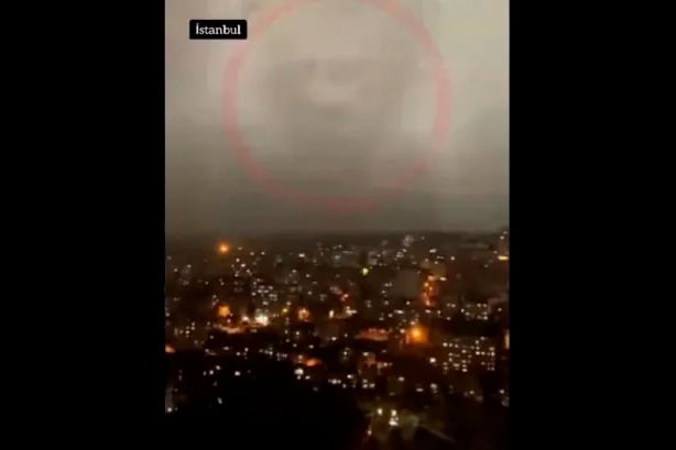 Una tormenta azotó a Estambul el sábado por la noche.