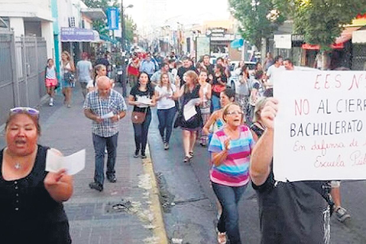 Suteba señaló que “no se puede reducir a un error de comunicación lo que fue decisión política”.
