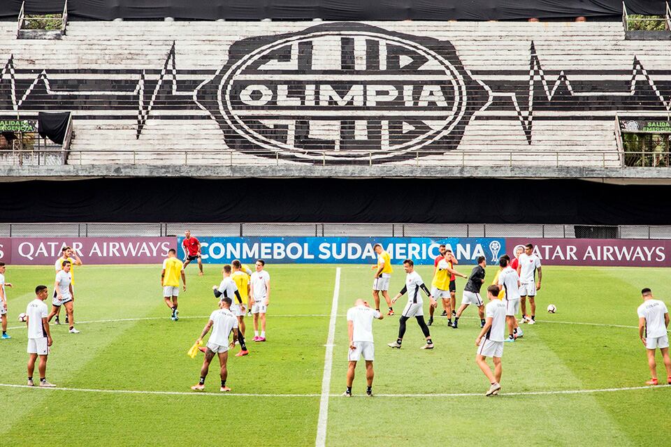 El plantel hizo su primer entrenamiento en Olimpia.