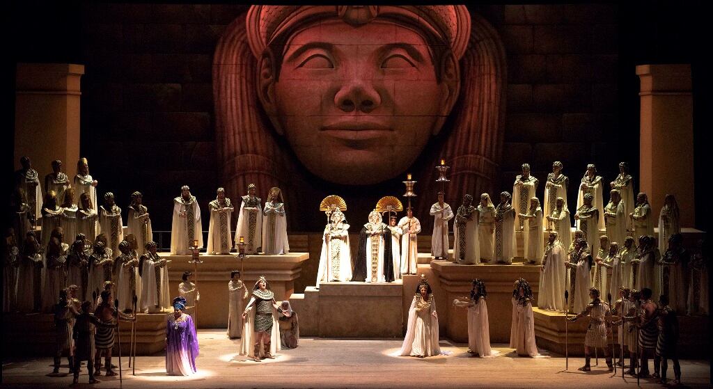 Mañana 25 de mayo, el Teatro Colón celebra el 112° anivesario de su inauguración.