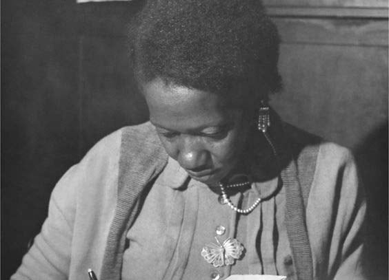  Carolina María de Jesús (Arquivo Nacional do Brasil)