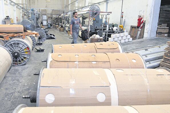 Desde diciembre de 2015, la industria expulsó a casi 70 mil trabajadores, según datos oficiales.