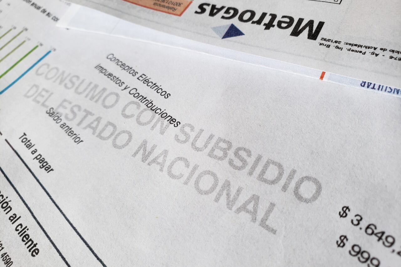 Para cumplir con la meta fiscal acordada con el FMI, el Gobierno busca reducir subsidios.