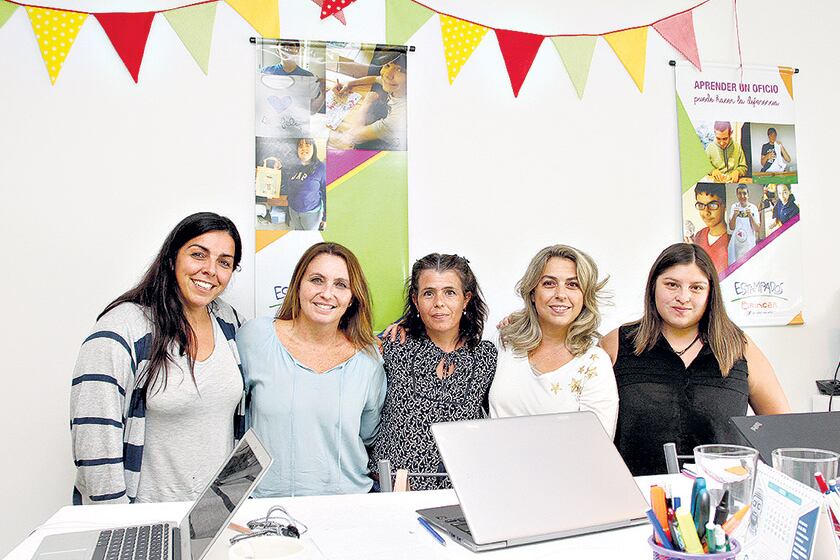 Integrantes de Brincar x un autismo feliz, una de las organizaciones que convocan a la jornada.