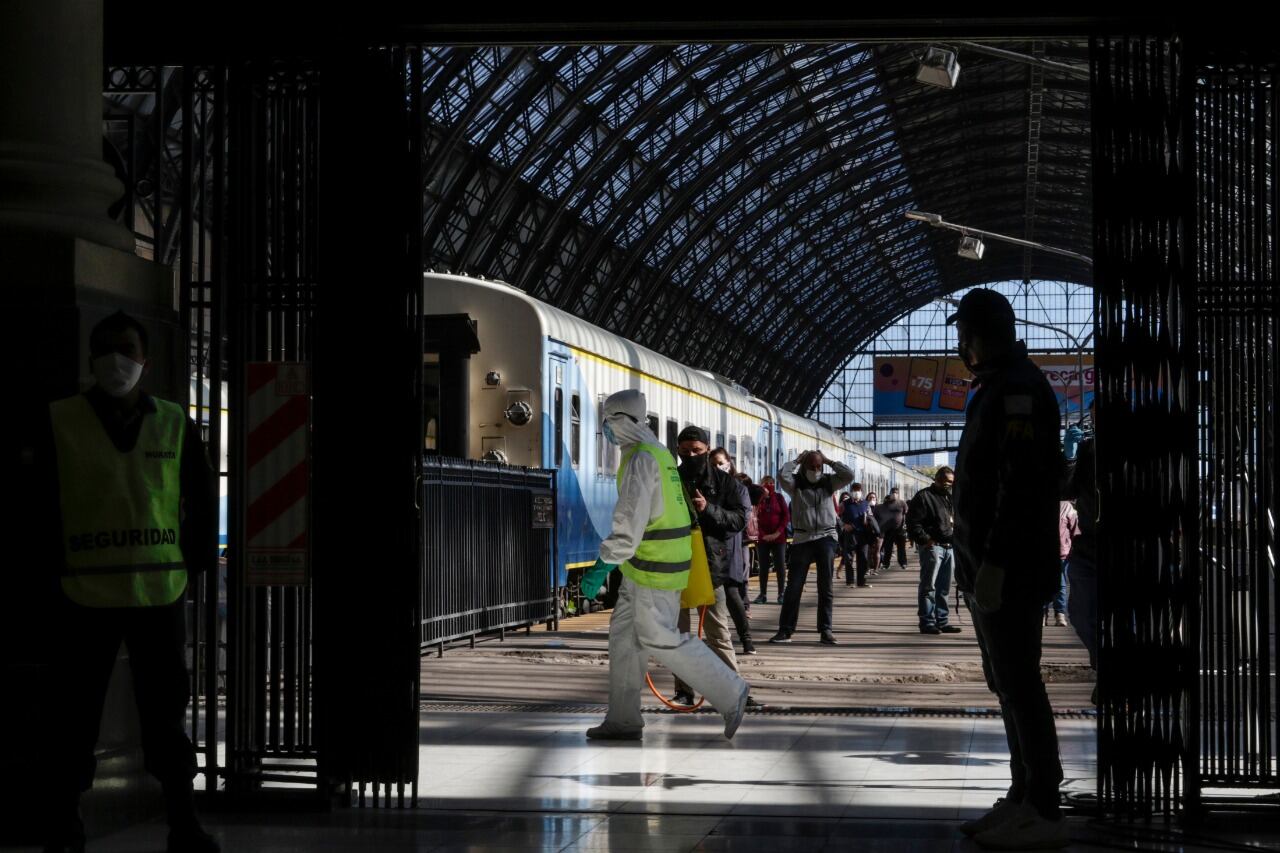 Más críticas a la política aperturista del gobierno porteño.