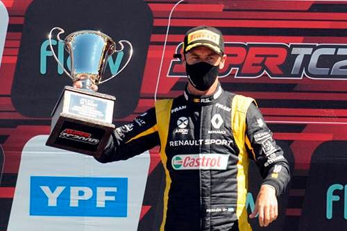 Leonel Pernía dominó de principio a fin para ganar la primera carrera del año.