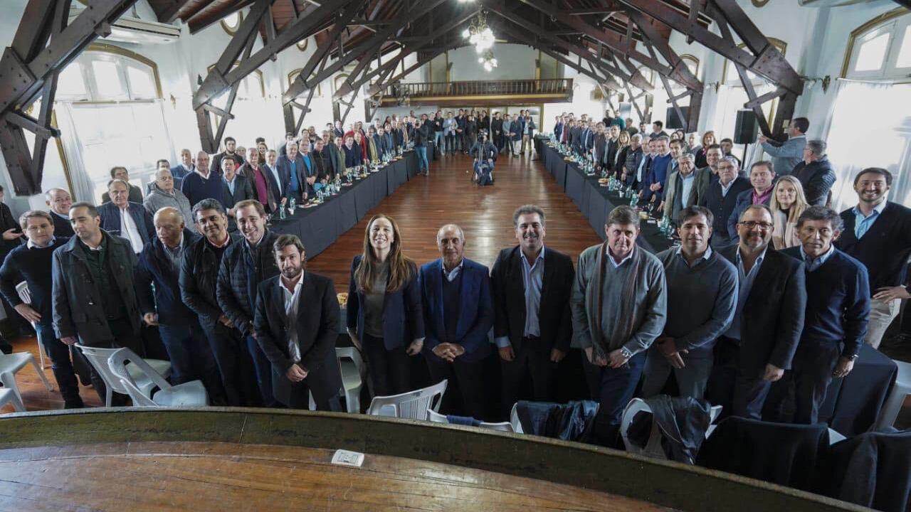 Vidal y los intendentes, sálvense quien pueda.