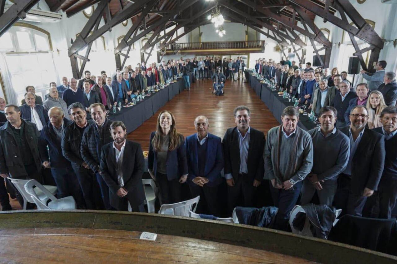 Vidal y los intendentes, sálvense quien pueda.