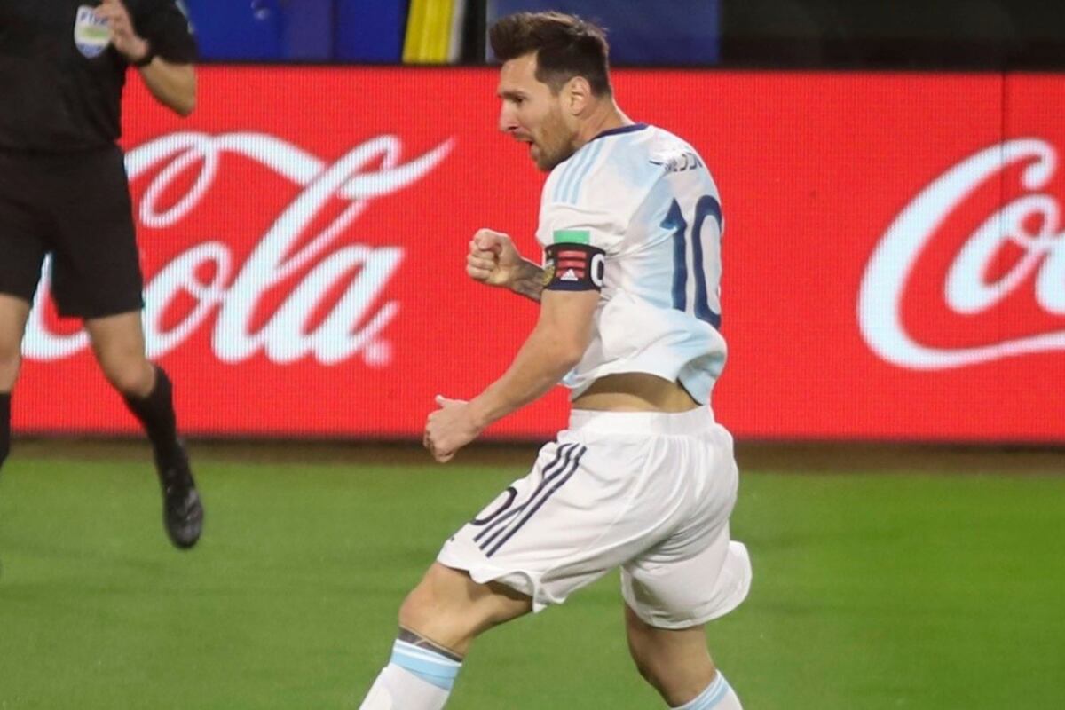 Messi festeja jugando para la Selección.