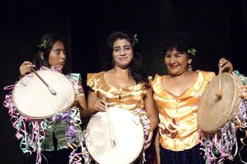 La obra Juego de comadres, del dramaturgo Jorge Accame.