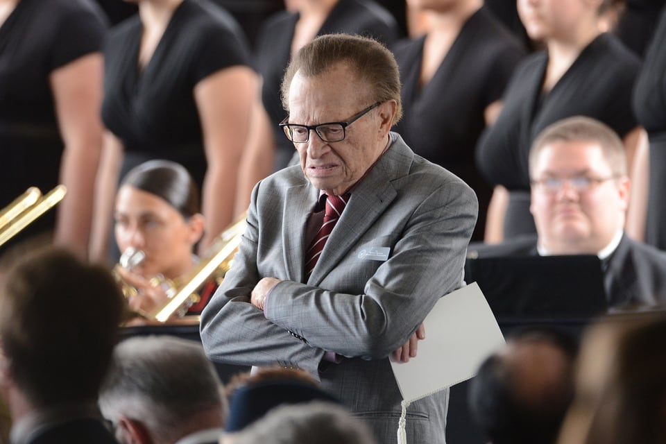 El periodista comenzó su carrera en radio en Miami.
