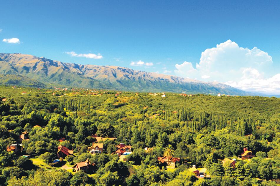La villa de Merlo, sumergida en las sierras del Corredor de los Comechingones, a una altura de entre 790 y 1200 msnm.