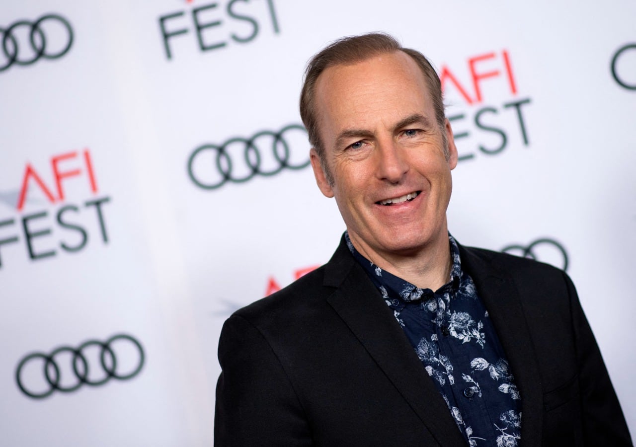 El actor Bob Odenkirk permanece internado tras su desmayo en el set de Better Call Saul.