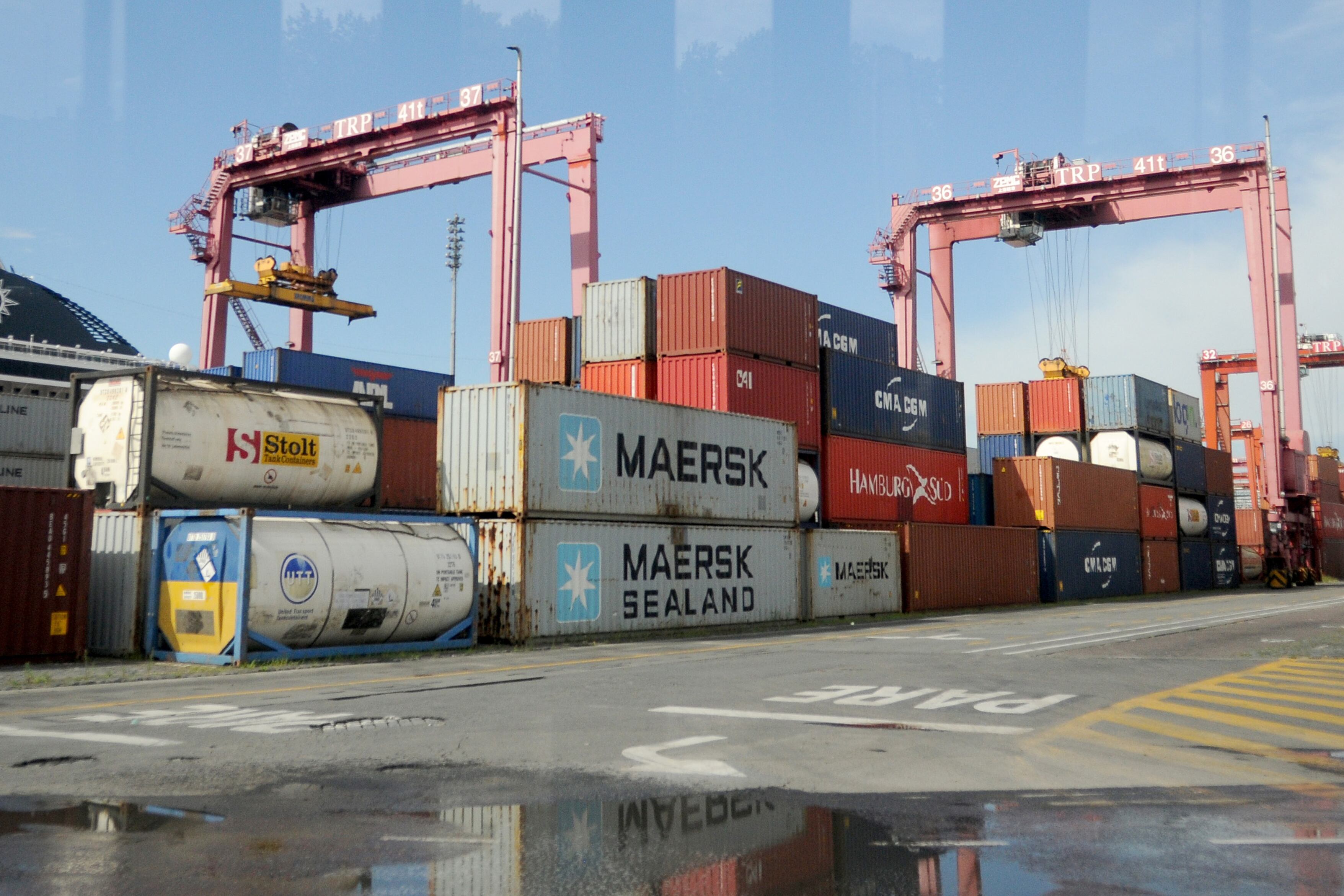 La importación de bienes de consumo durable cayó 60,6 por ciento y los bienes de capital, 41 por ciento.