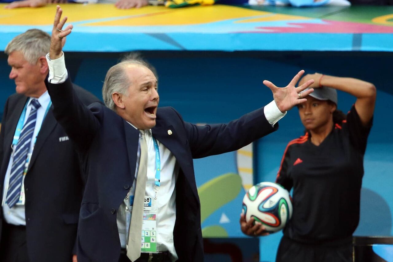 El DT festeja durante el mundial de Brasil 2014, en el que se alcanzó la final. 