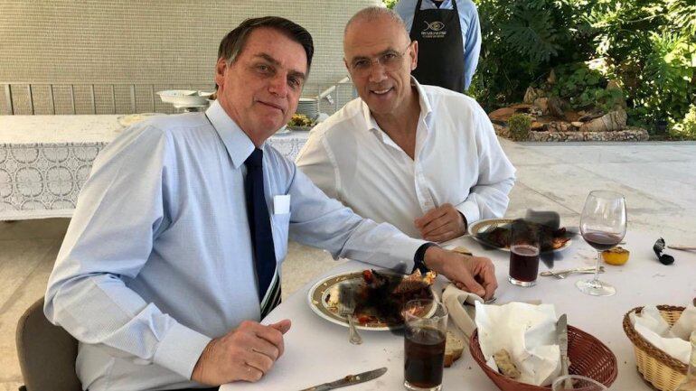 Bolsonaro tiene especial predilección por el embajador de Israel, Yossi Shelley.
