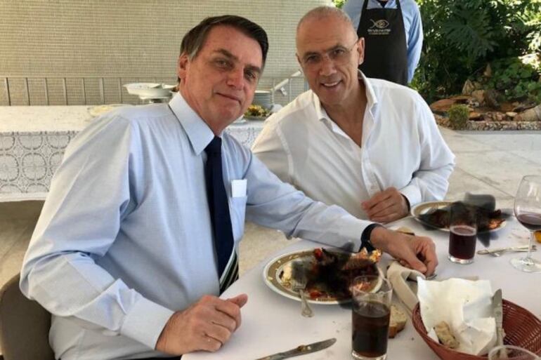 Bolsonaro tiene especial predilección por el embajador de Israel, Yossi Shelley.