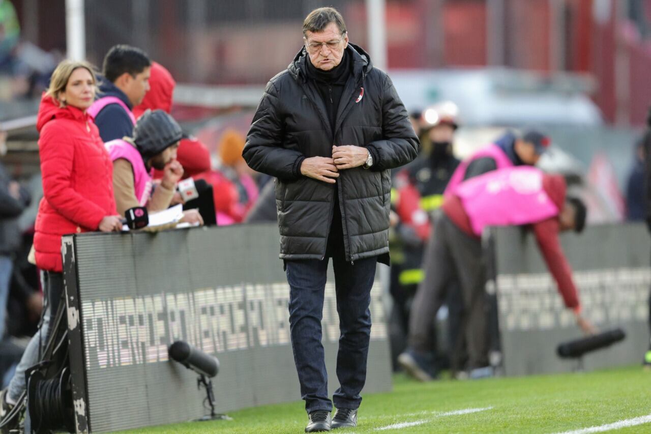 Falcioni inició su tercera etapa en Independiente con una derrota.