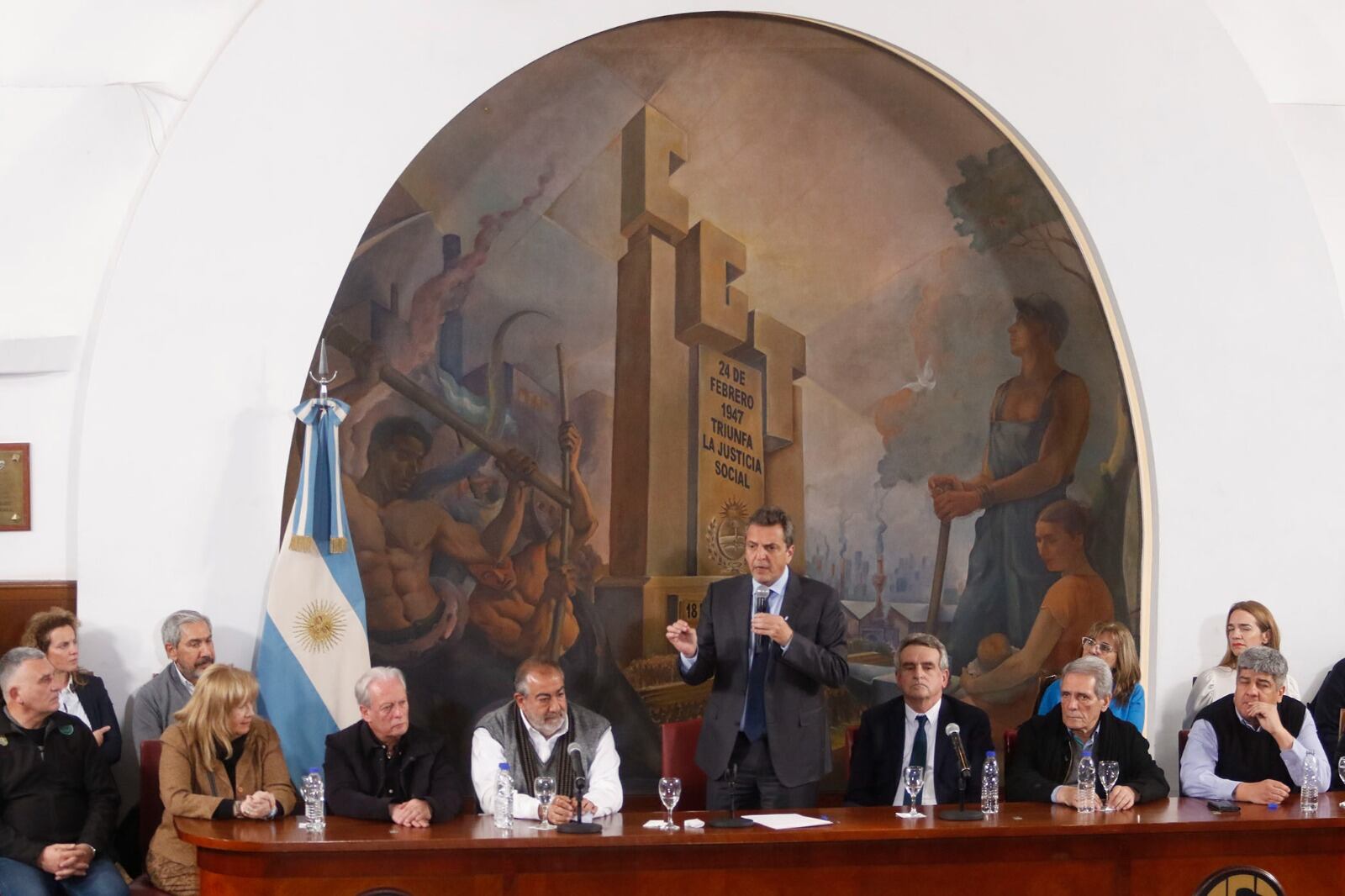 La CGT celebró la devolución del IVA.