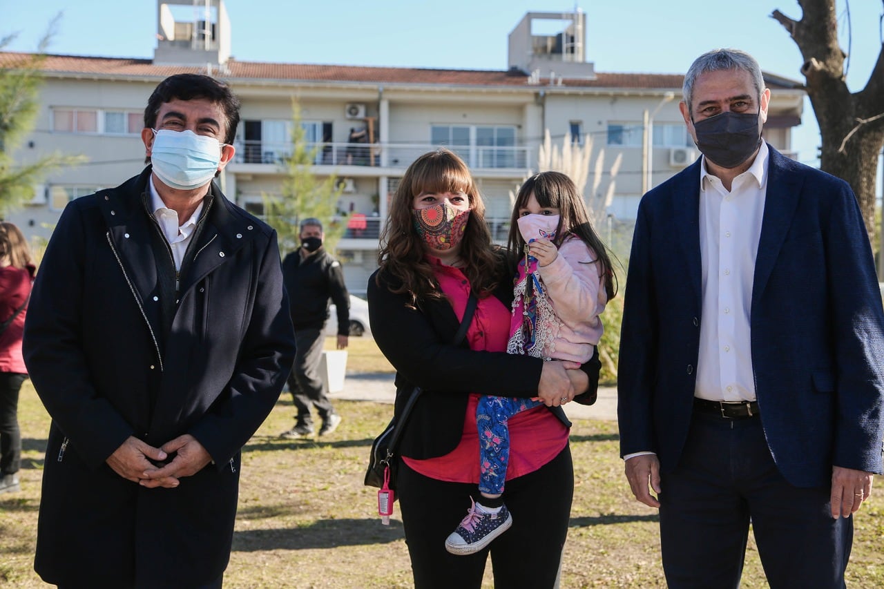 El intendente de La Matanza Fernando Espinoza junto al ministro Jorge Ferraresi.