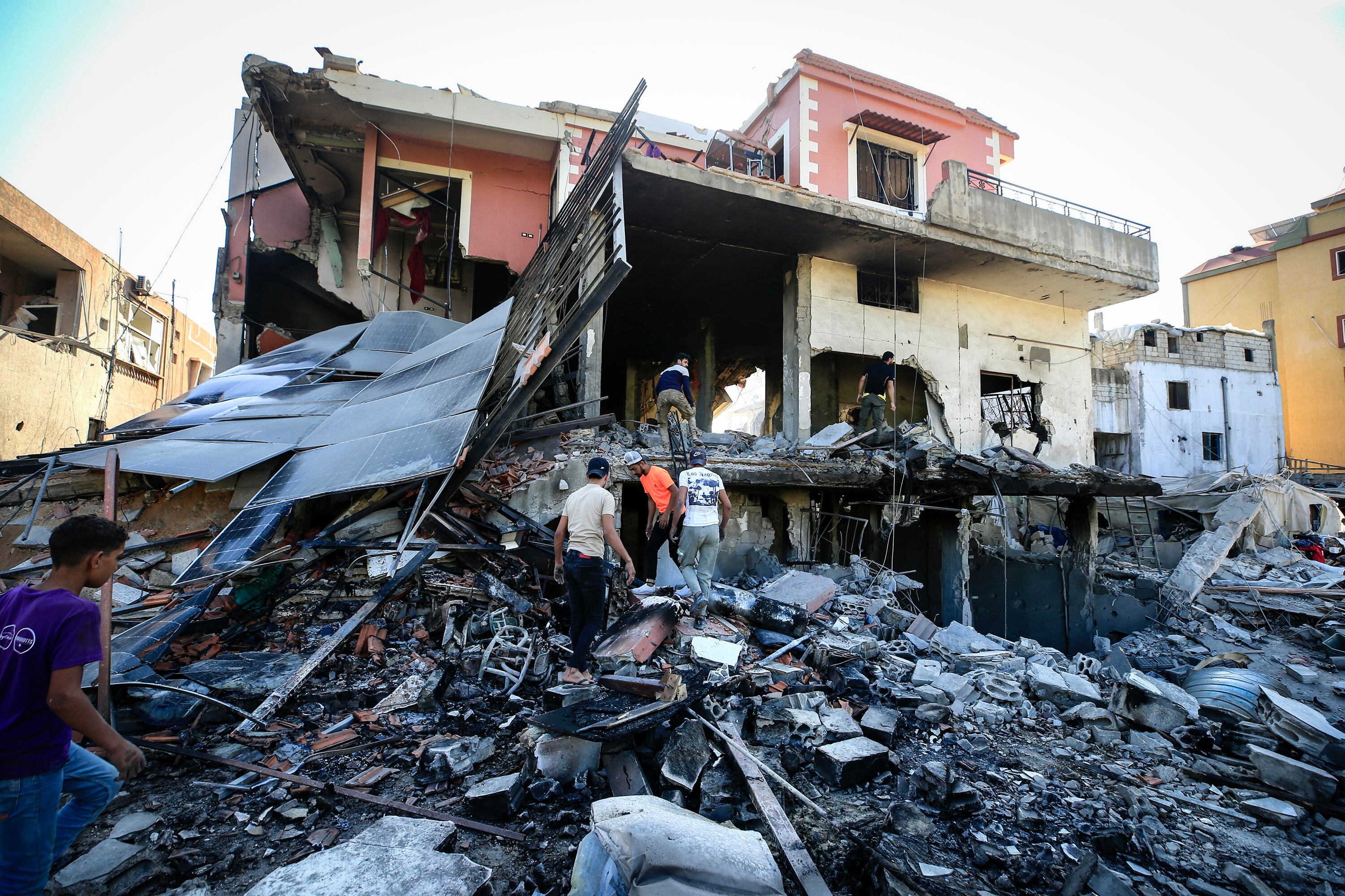 Una casa destruida por un bombardeo israelí cerca de Sidon, Líbano.