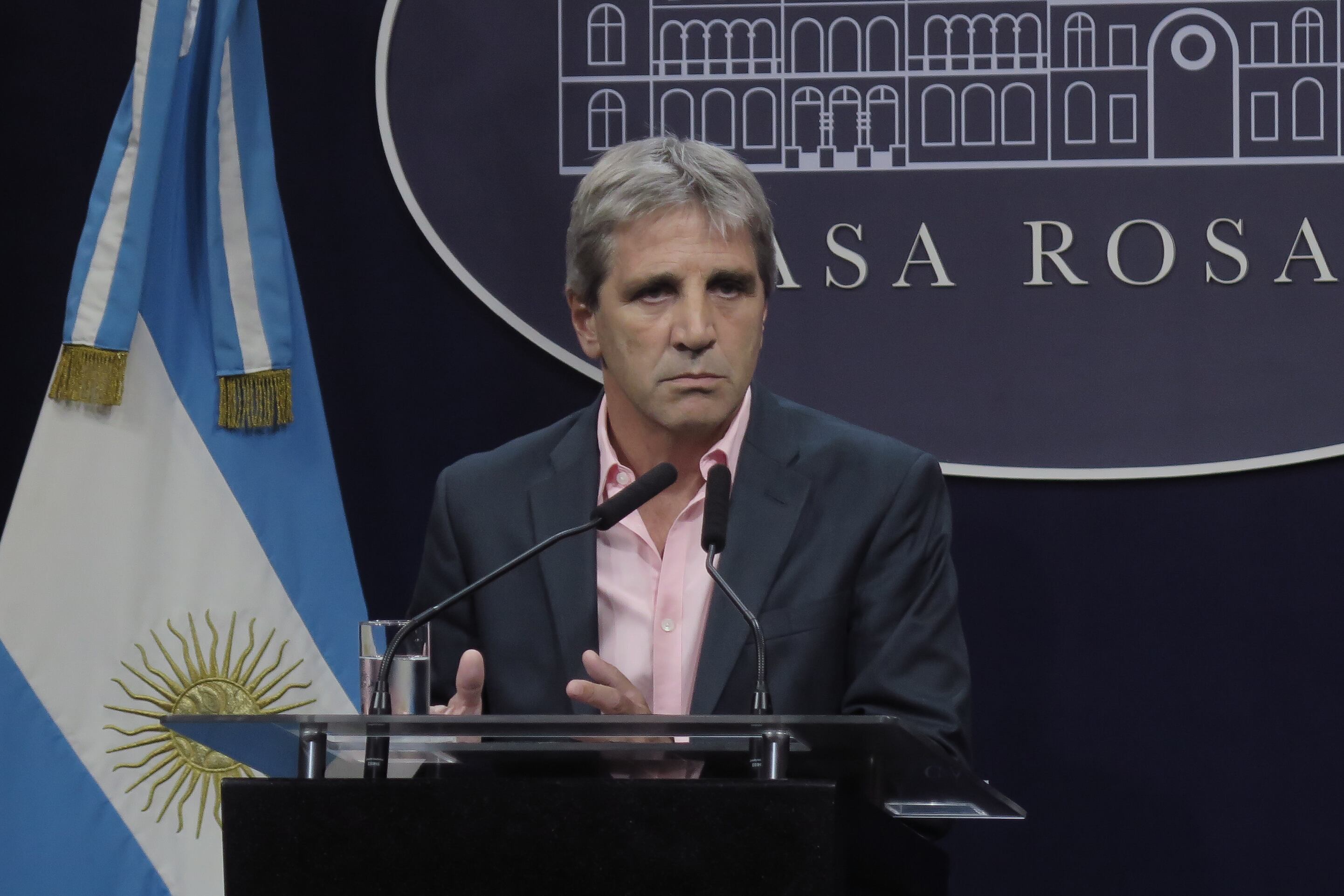 Luis Caputo sigue sin comunicar sobre sus gestiones en Washington