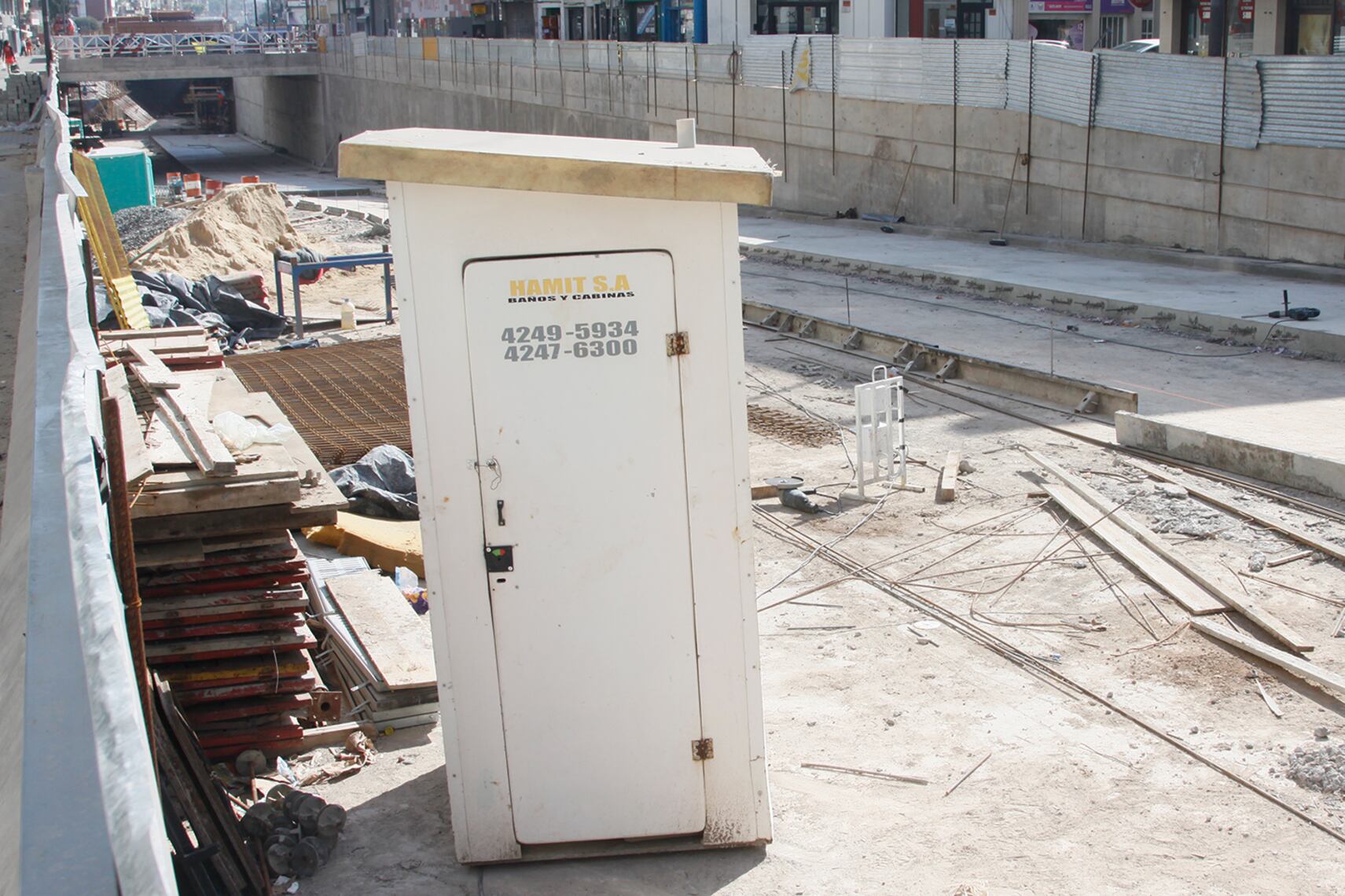 Las obras en marcha en la avenida Nazca tienen complicado el tránsito de la zona desde hace meses.