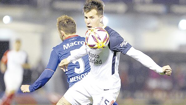 El encuentro fue muy electrizante durante todo el primer tiempo.