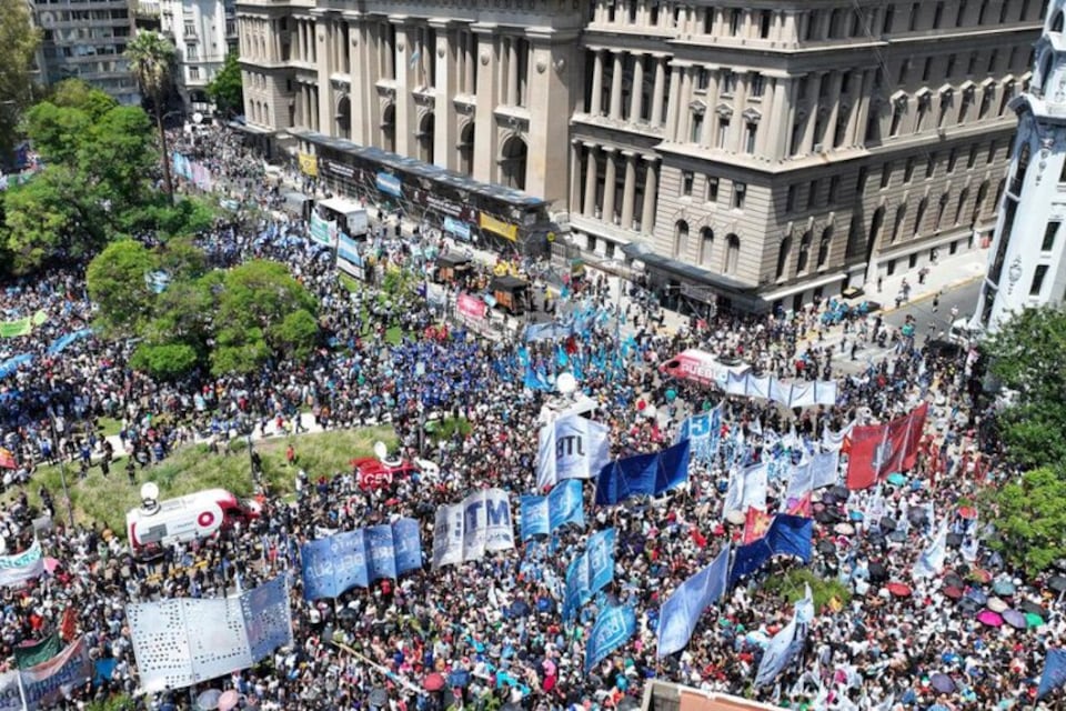 La CGT y otras organizaciones gremiales y sociales impulsan una masiva marcha este 24 de enero en contra del gobierno de Javier Milei.