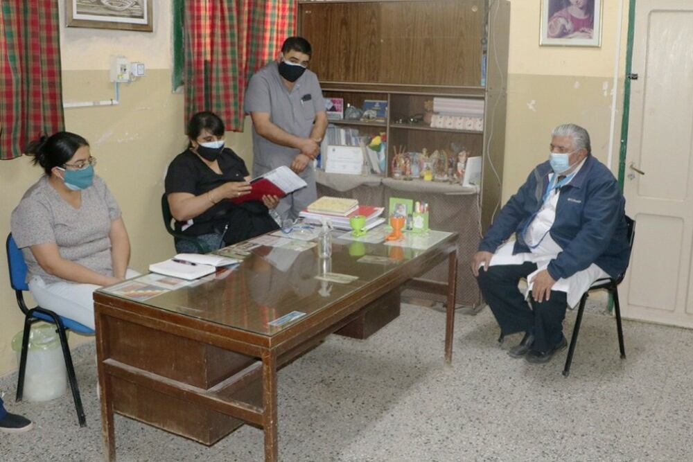 Esteban en su visita a hospitales del norte provincial