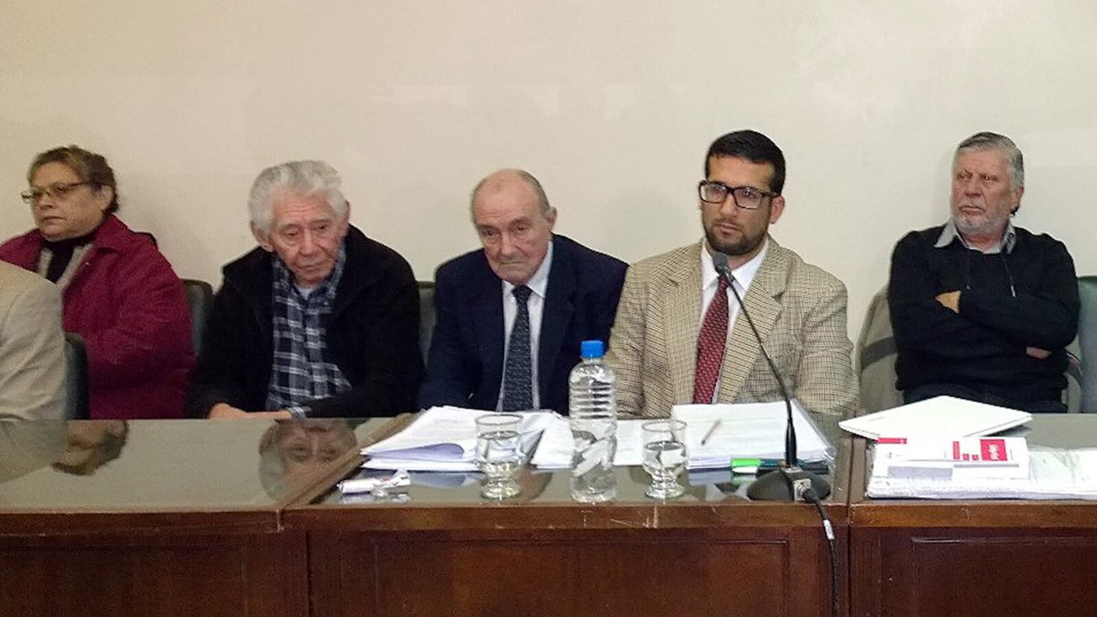 Farina (el último a la derecha en la foto) quedó seriamente imputado en la causa.