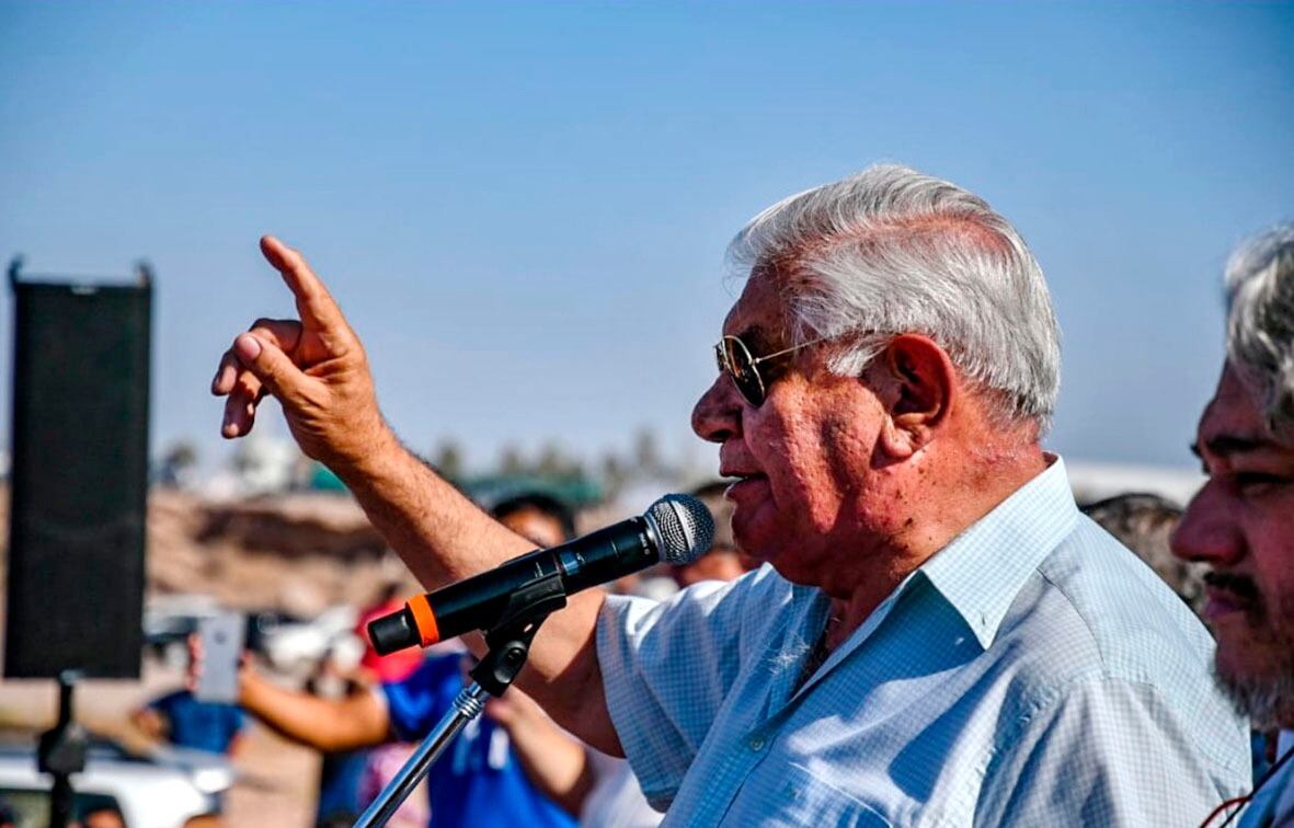 Guillermo Pereyra, del sindicato de petroleros, cerró el acuerdo.