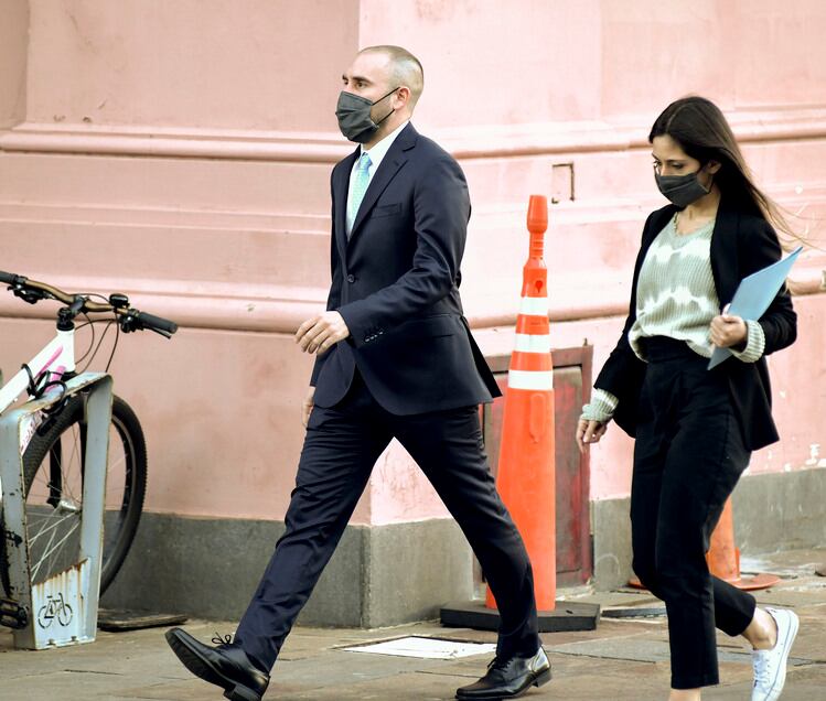 El ministro de Economía, al llegar el viernes a Casa de Gobierno.