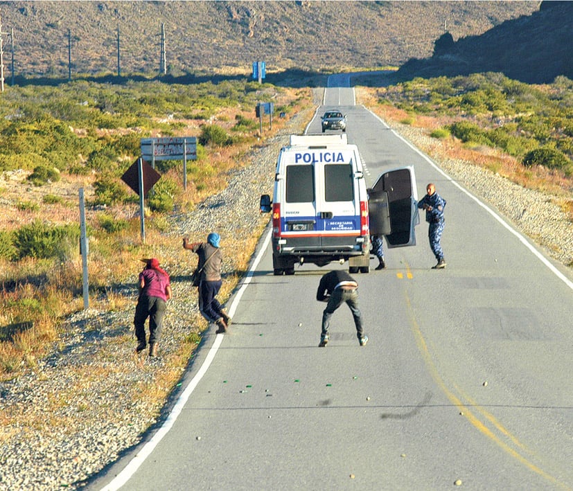Los mapuches fueron reprimidos el martes por efectivos de la Gendarmería Nacional y ayer por la Infantería de la policía de Chubut.