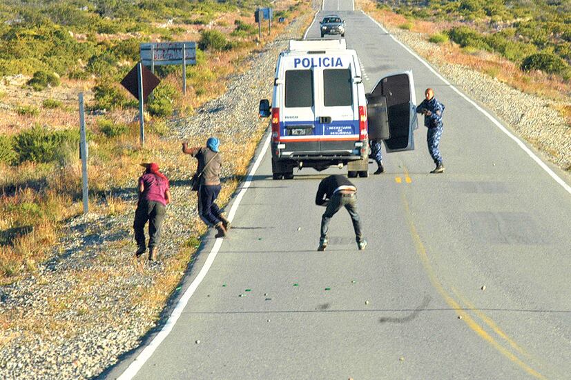 Los mapuches fueron reprimidos el martes por efectivos de la Gendarmería Nacional y ayer por la Infantería de la policía de Chubut.
