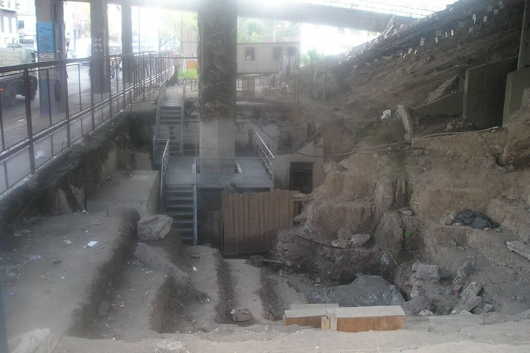 Está cerca de Boca Juniors. Los represores construyeron, entre otras cosas, 43 celdas y tres quirófanos o salas de torturas.