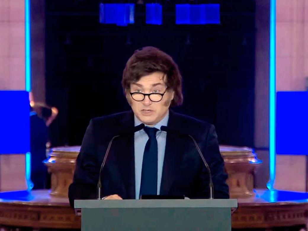 "Milei usa argumentos berretas para privatizar", lo cruzó Juan Manuel Olmos. 