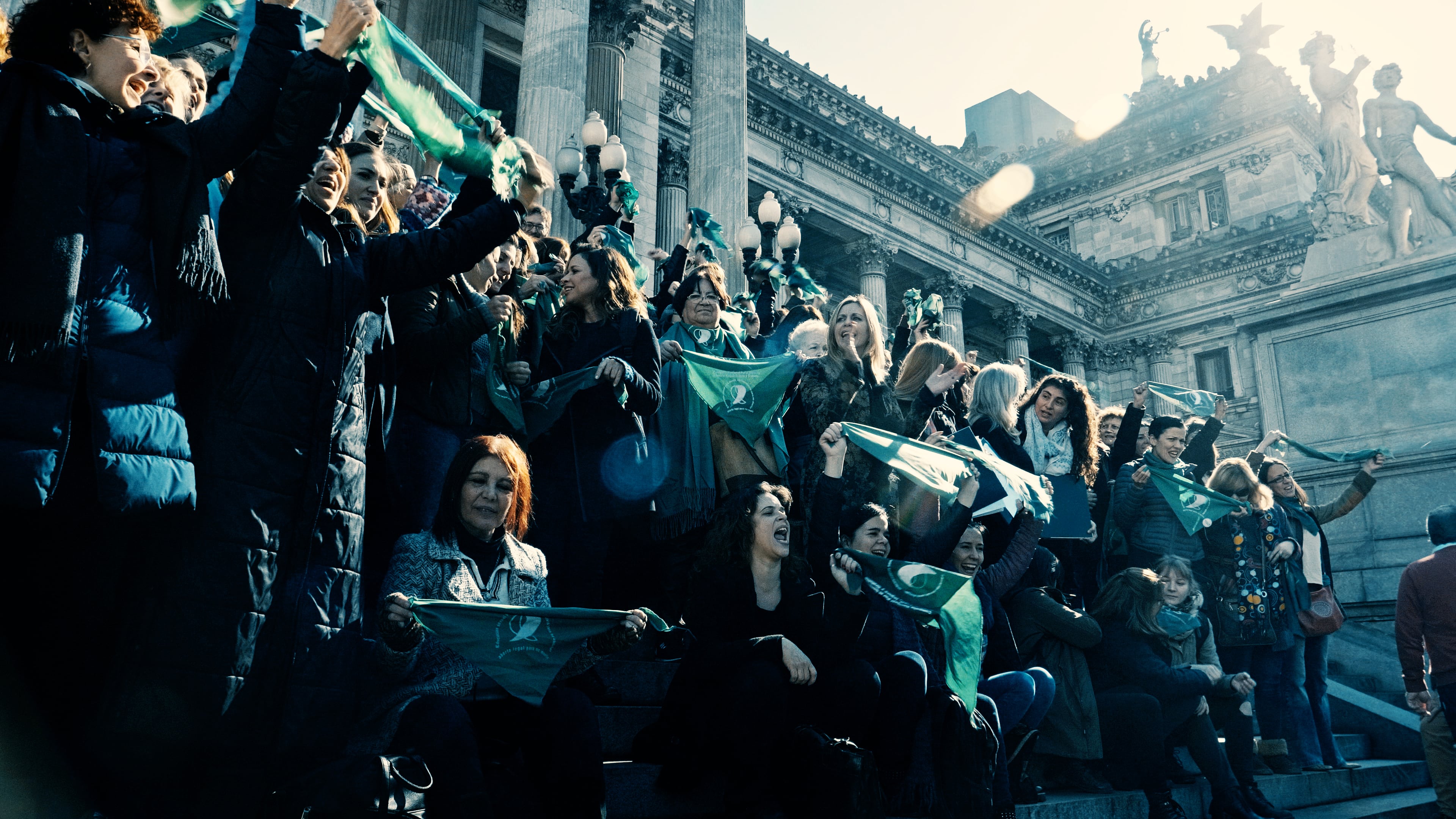 Se trata de un documental de estructura clásica, que recoge testimonios y presenta información de manera directa.