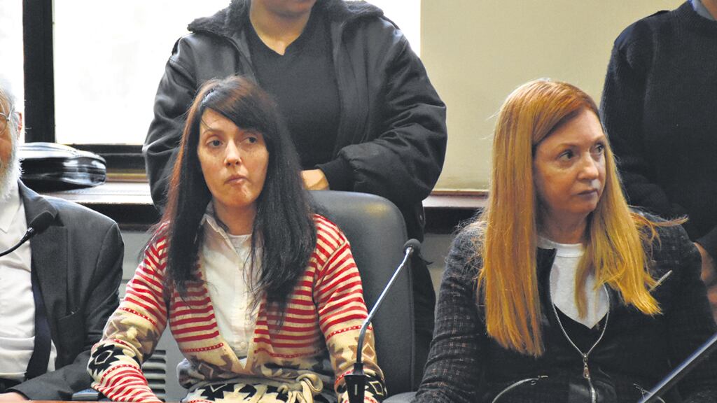 Las condenadas, Virginia Seguer, de 40 años, y a su madre, Alicia Fernández, de 60.